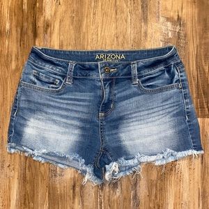 Arizona Frayed Hem Jean Shorts Size 5